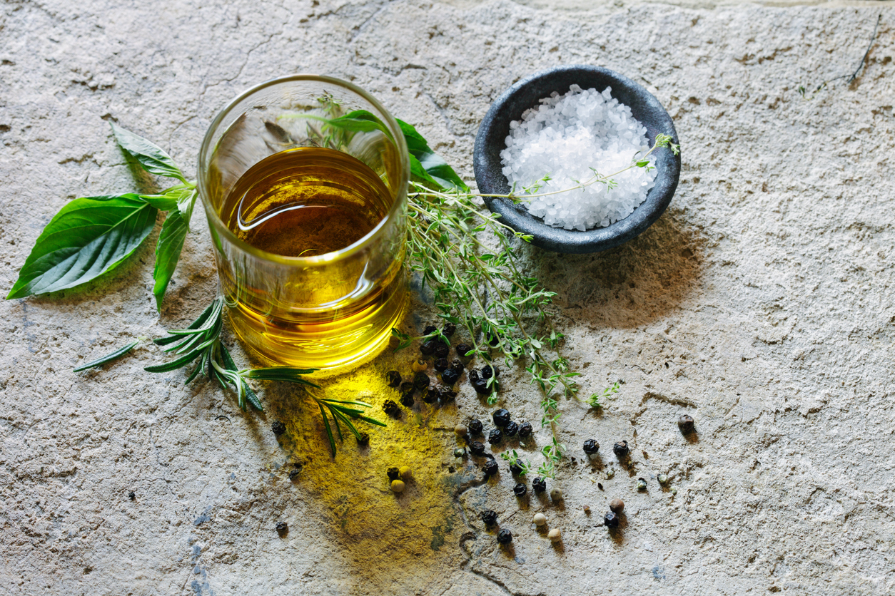 VEGAN VE VEJETARYENLAR İÇİN ZEYTİNYAĞI